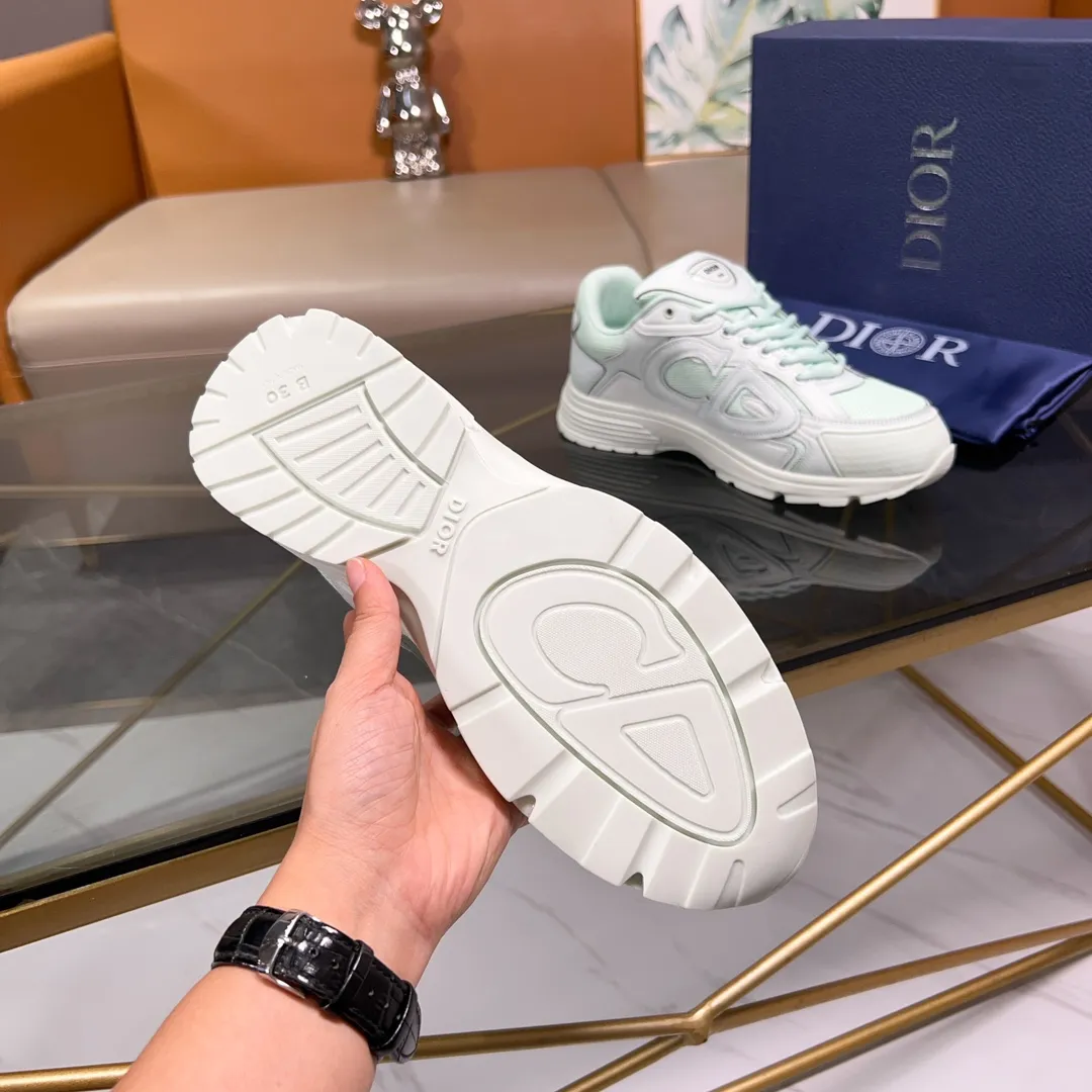 Men's Men's Shoes💰P460💰【DIOR】Dior's new B30 low-top sneakers✅ Carefully crafted from gray mesh fabric and white technical fabric, it features a CD30" graphic logo, and "DIO~B30" and "CD30" logos on the heel and tongue. The extra-light sculpted rubber sole is paired with iconic embellishments to enhance style, and internal stretch details create an ideal and comfortable wearing experience. Can be matched with a variety of casual looks to highlight a fashionable and modern sports style. Size: 38-44 (45 can be customized)